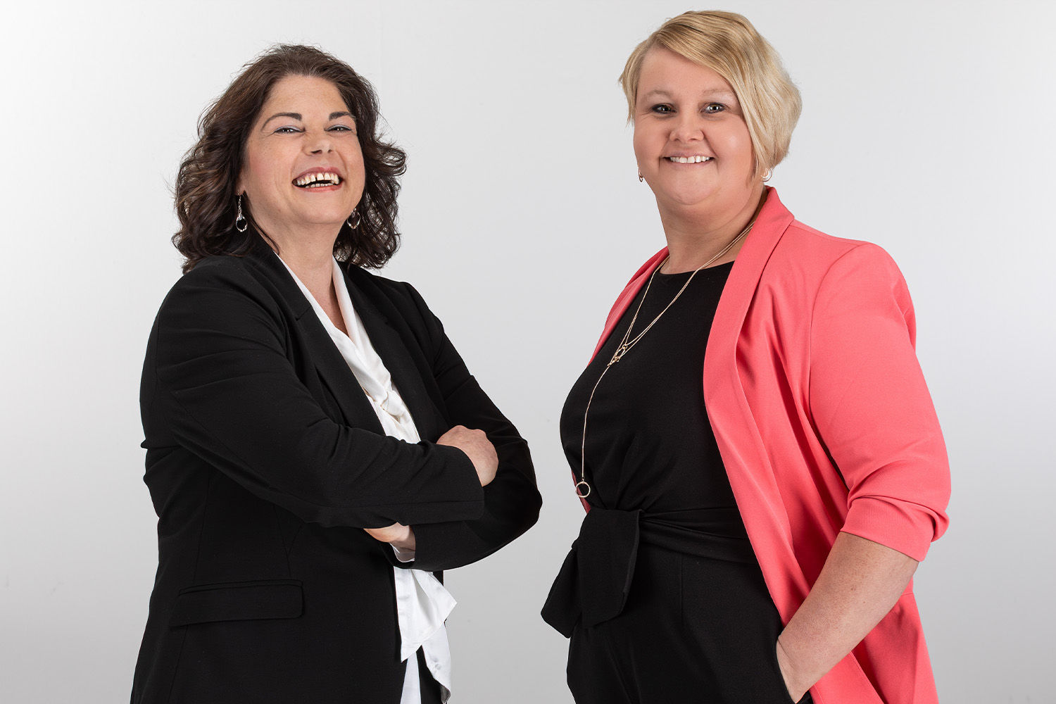 Annett Heinze (Geschäftsführung) und Vanessa Bönninghoff (Geschäftsführung)